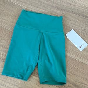 Lululemon NWT wunder train shorts